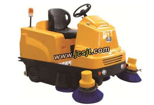 深圳駕駛式電瓶掃地車(chē)價(jià)格